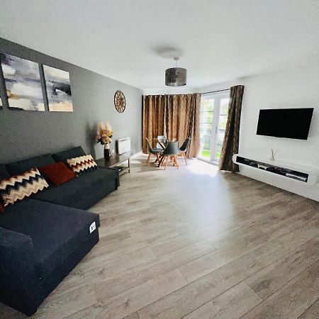 Luxury Apartments - Wallis Square, Farnborough Farnborough  Extérieur photo