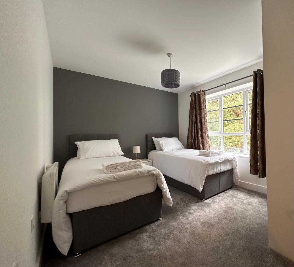 Luxury Apartments - Wallis Square, Farnborough Farnborough  Extérieur photo